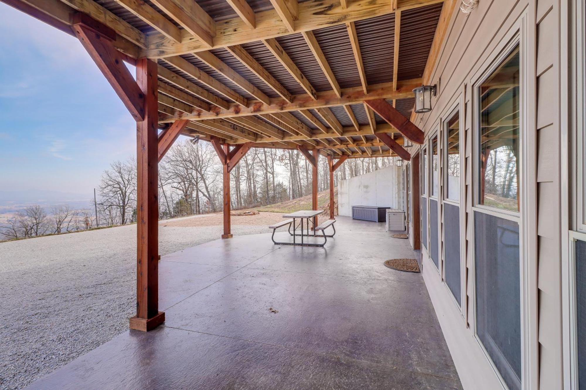 Spacious Harrison Vacation Rental With Deck And Views! Exterior photo