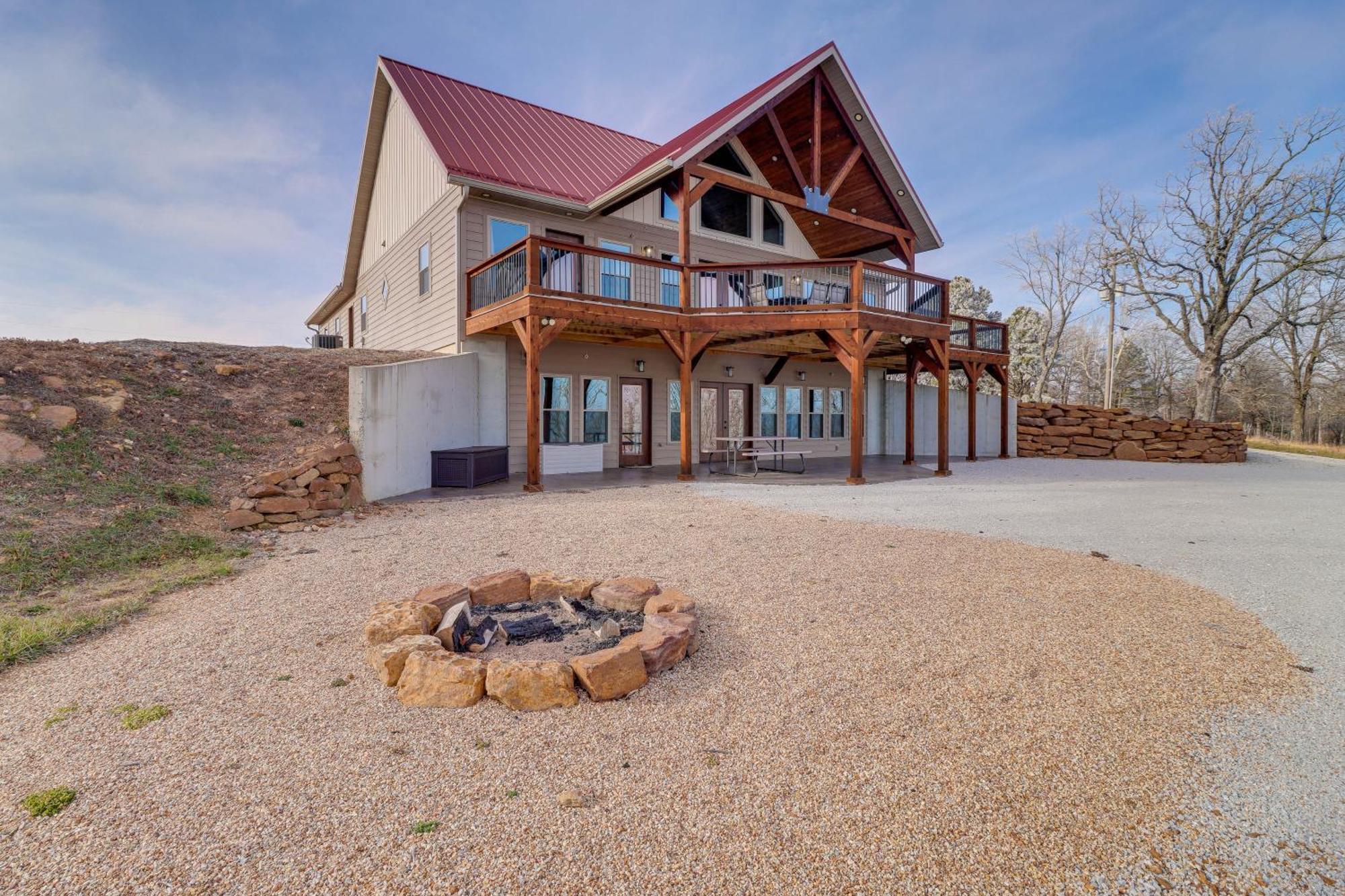 Spacious Harrison Vacation Rental With Deck And Views! Exterior photo